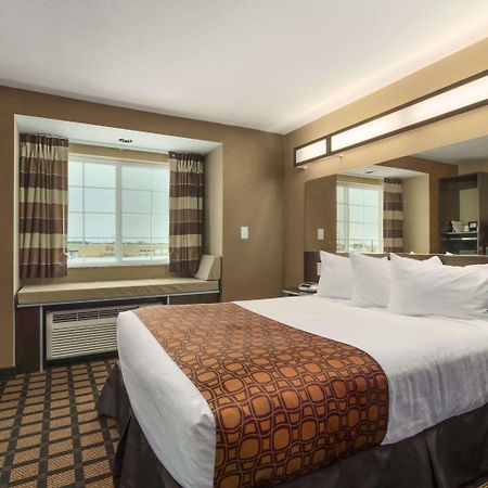 Microtel Inn & Suites By Wyndham Minot Exterior foto