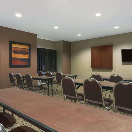 Microtel Inn & Suites By Wyndham Minot Exterior foto