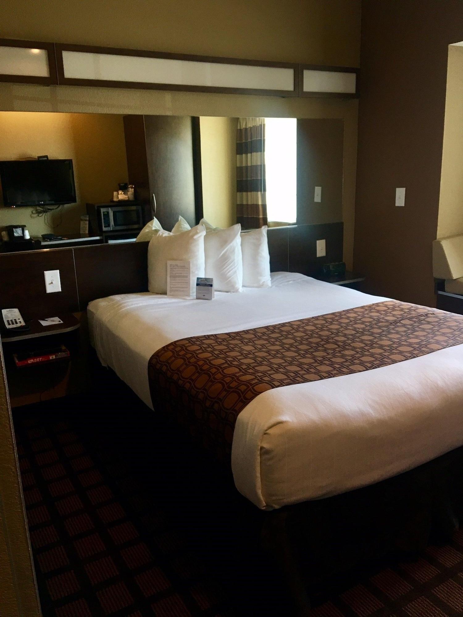 Microtel Inn & Suites By Wyndham Minot Exterior foto