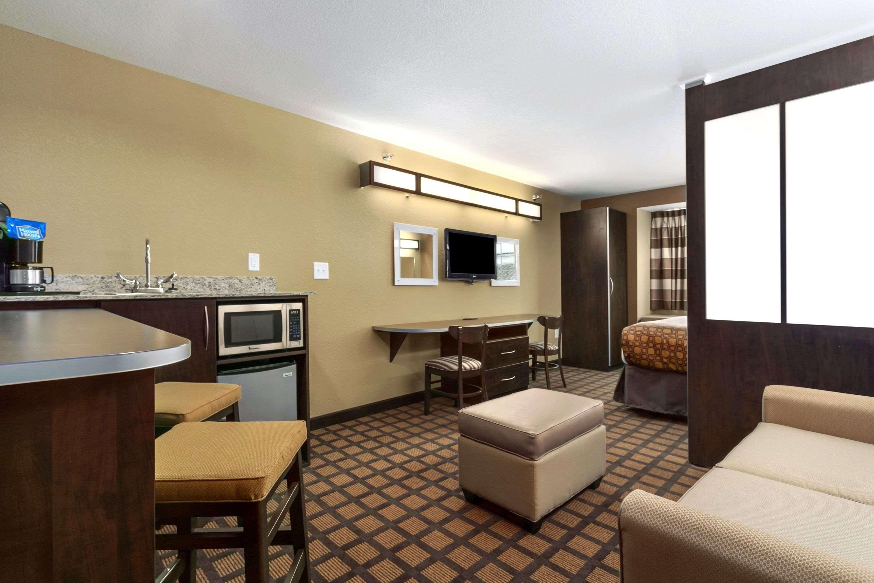 Microtel Inn & Suites By Wyndham Minot Exterior foto