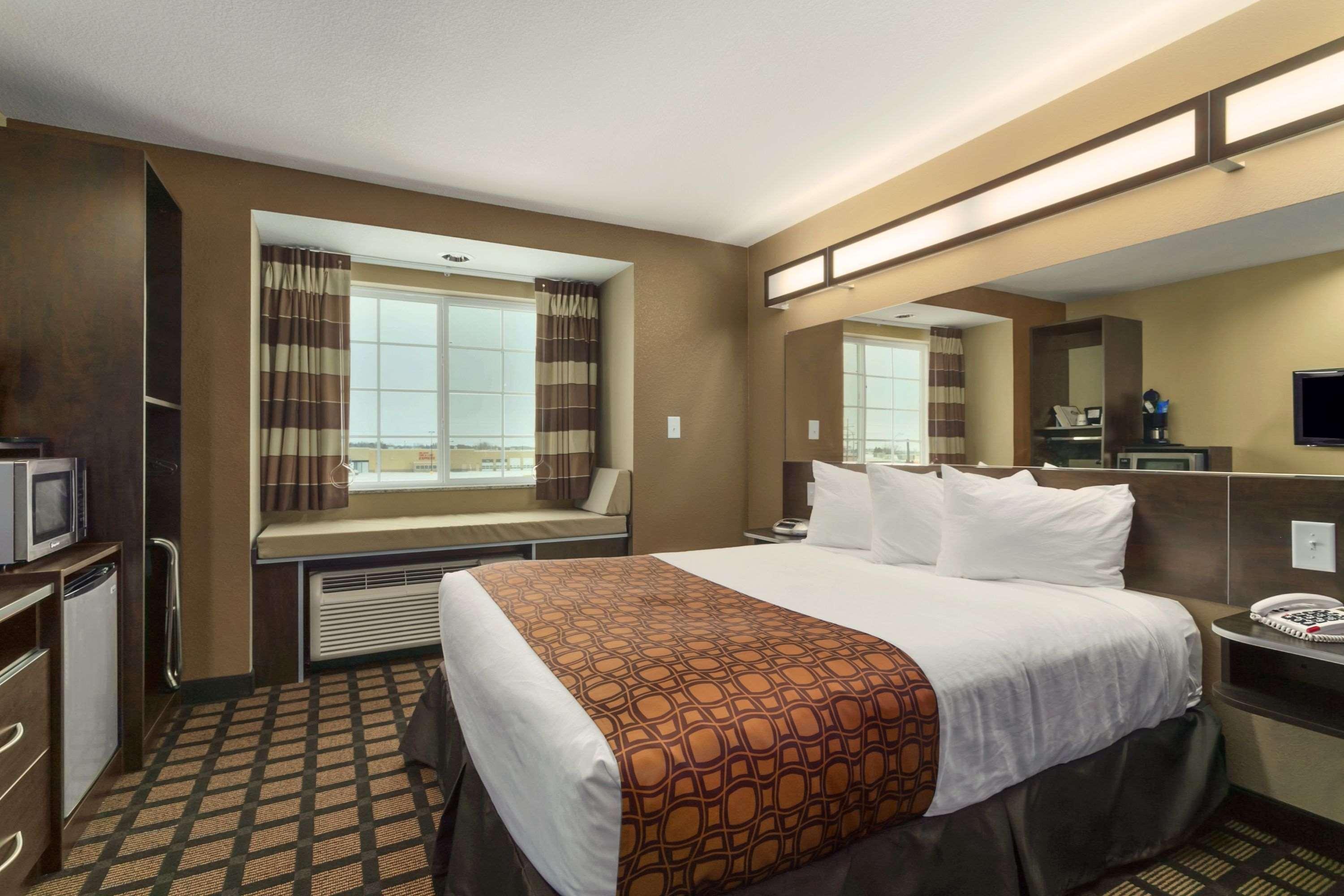 Microtel Inn & Suites By Wyndham Minot Exterior foto
