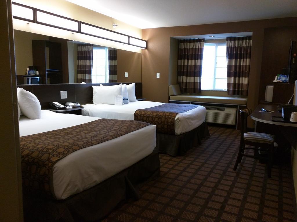 Microtel Inn & Suites By Wyndham Minot Exterior foto