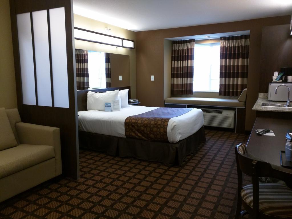 Microtel Inn & Suites By Wyndham Minot Exterior foto